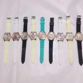 0237 relojes color al azar (no tiene pila) OFERTA