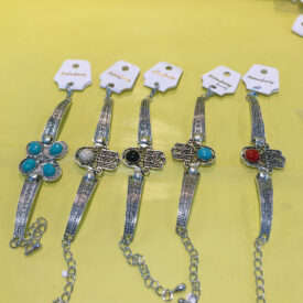 1279 pulseras con piedras al azar