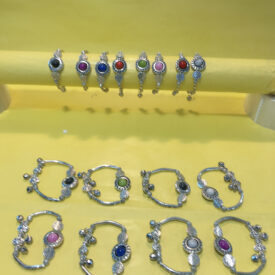 1285 pulseras con piedras al azar