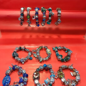1352  pulseras de piedras al azar