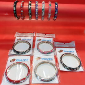 1378 pulseras al azar