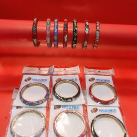 1379 pulseras al azar